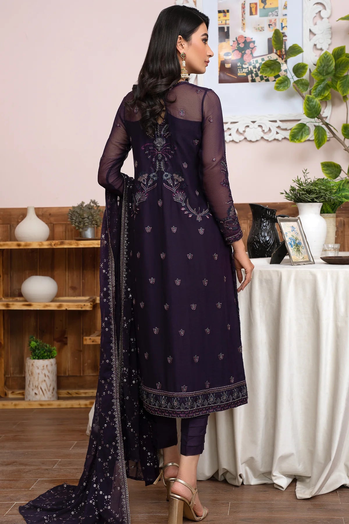 Meeral By Zarif Embroidered Chiffon Unstitched 3 Piece Suit - 05 Meeral By Zarif Embroidered Chiffon Unstitched 3 Piece Suit - 05