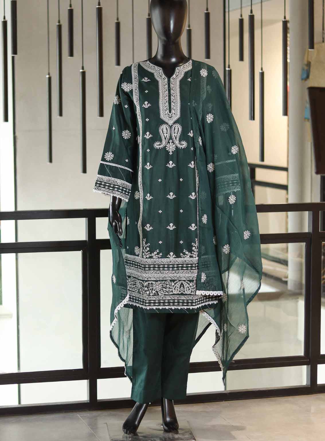 SNSC Embroidered Lawn Suits Stitched 3 Piece - SNSC25FE C117 BOTTLE GREEN SNSC Embroidered Lawn Suits Stitched 3 Piece - SNSC25FE C117 BOTTLE GREEN