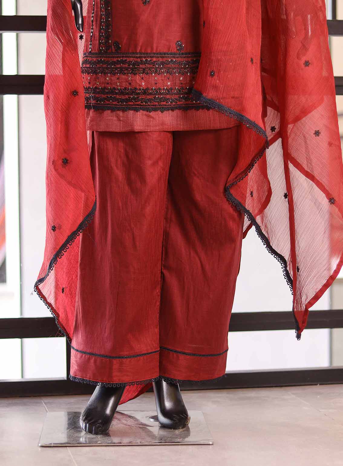 SNSC Embroidered Lawn Suits Stitched 3 Piece - SNSC25FE CY06 MAROON SNSC Embroidered Lawn Suits Stitched 3 Piece - SNSC25FE CY06 MAROON