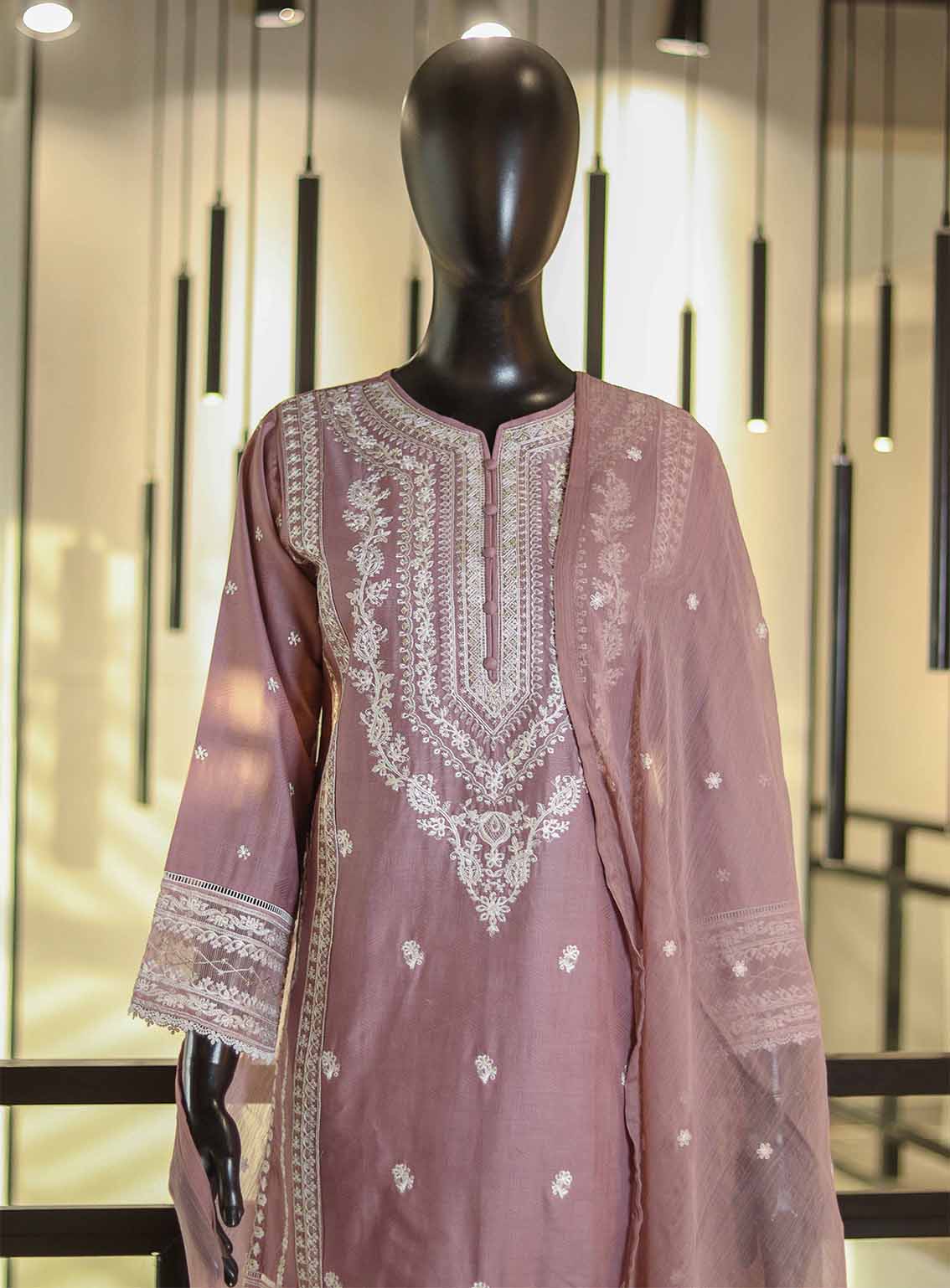SNSC Embroidered Lawn Suits Stitched 3 Piece - SNSC25FE CY06 PURPLE SNSC Embroidered Lawn Suits Stitched 3 Piece - SNSC25FE CY06 PURPLE