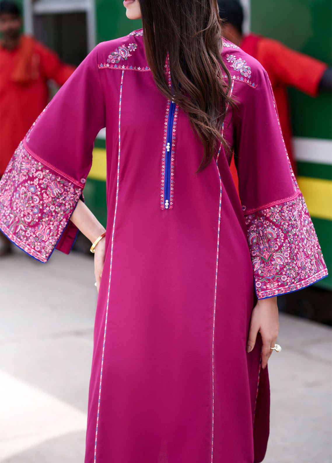 Safarnama By Casual Lite Premium Embroidered Cotton Lawn 3 Piece Stitched Suit CL26SSD D-02 ROISIN BLOOM Safarnama By Casual Lite Premium Embroidered Cotton Lawn 3 Piece Stitched Suit CL26SSD D-02 ROISIN BLOOM
