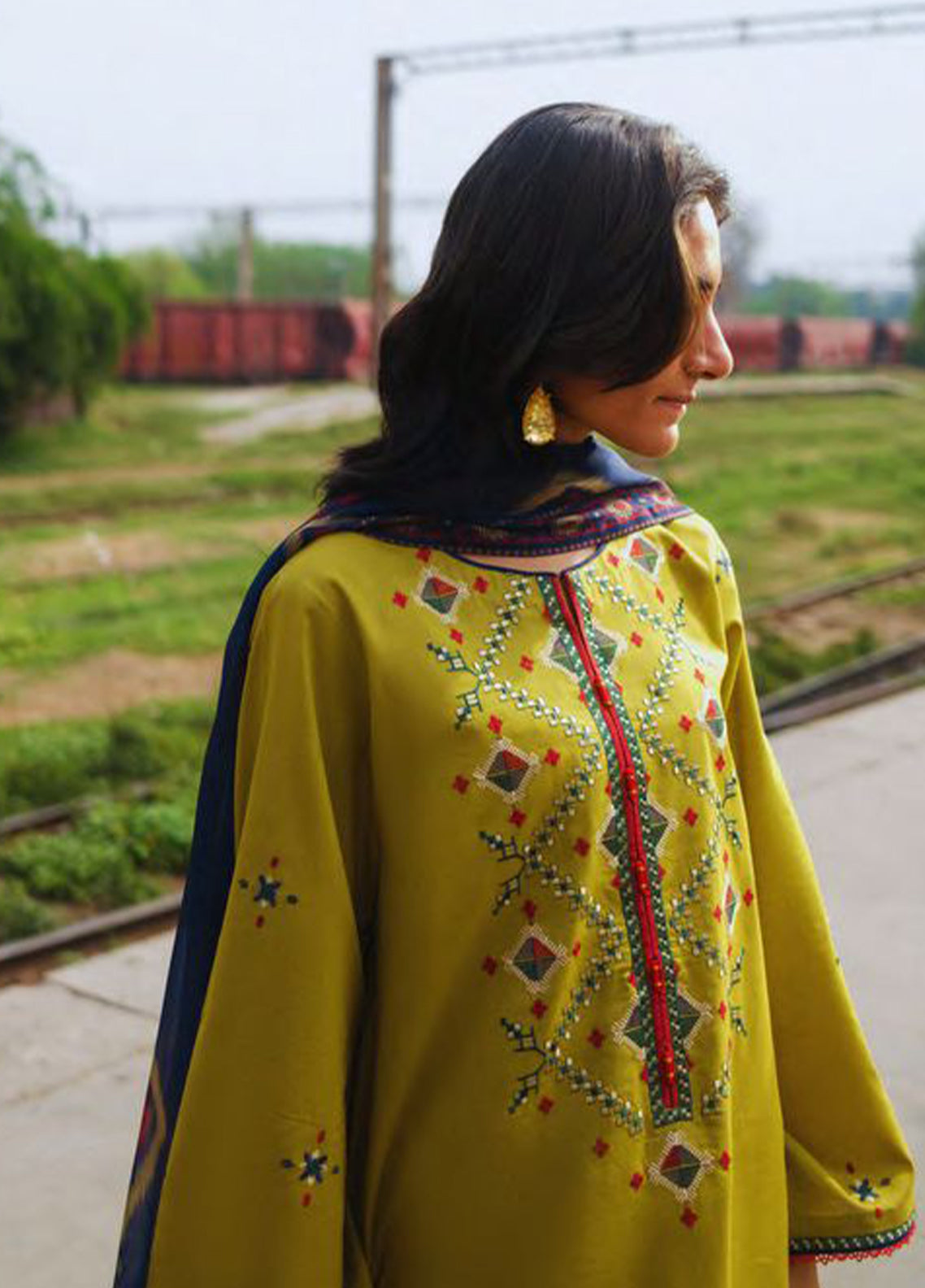 Safarnama By Casual Lite Premium Embroidered Cotton Lawn 3 Piece Stitched Suit CL26SSD D-03 ORLA BLOOM Safarnama By Casual Lite Premium Embroidered Cotton Lawn 3 Piece Stitched Suit CL26SSD D-03 ORLA BLOOM
