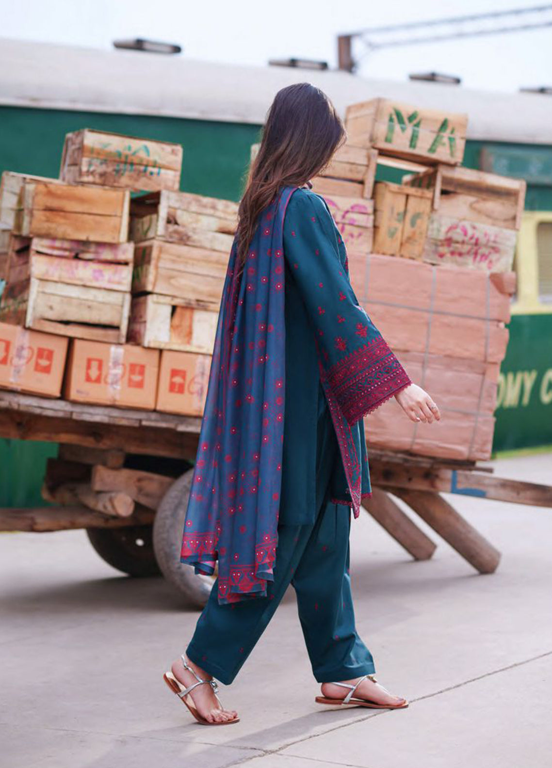 Safarnama By Casual Lite Premium Embroidered Cotton Lawn 3 Piece Stitched Suit CL26SSD D-04 AOIBH DUSK Safarnama By Casual Lite Premium Embroidered Cotton Lawn 3 Piece Stitched Suit CL26SSD D-04 AOIBH DUSK