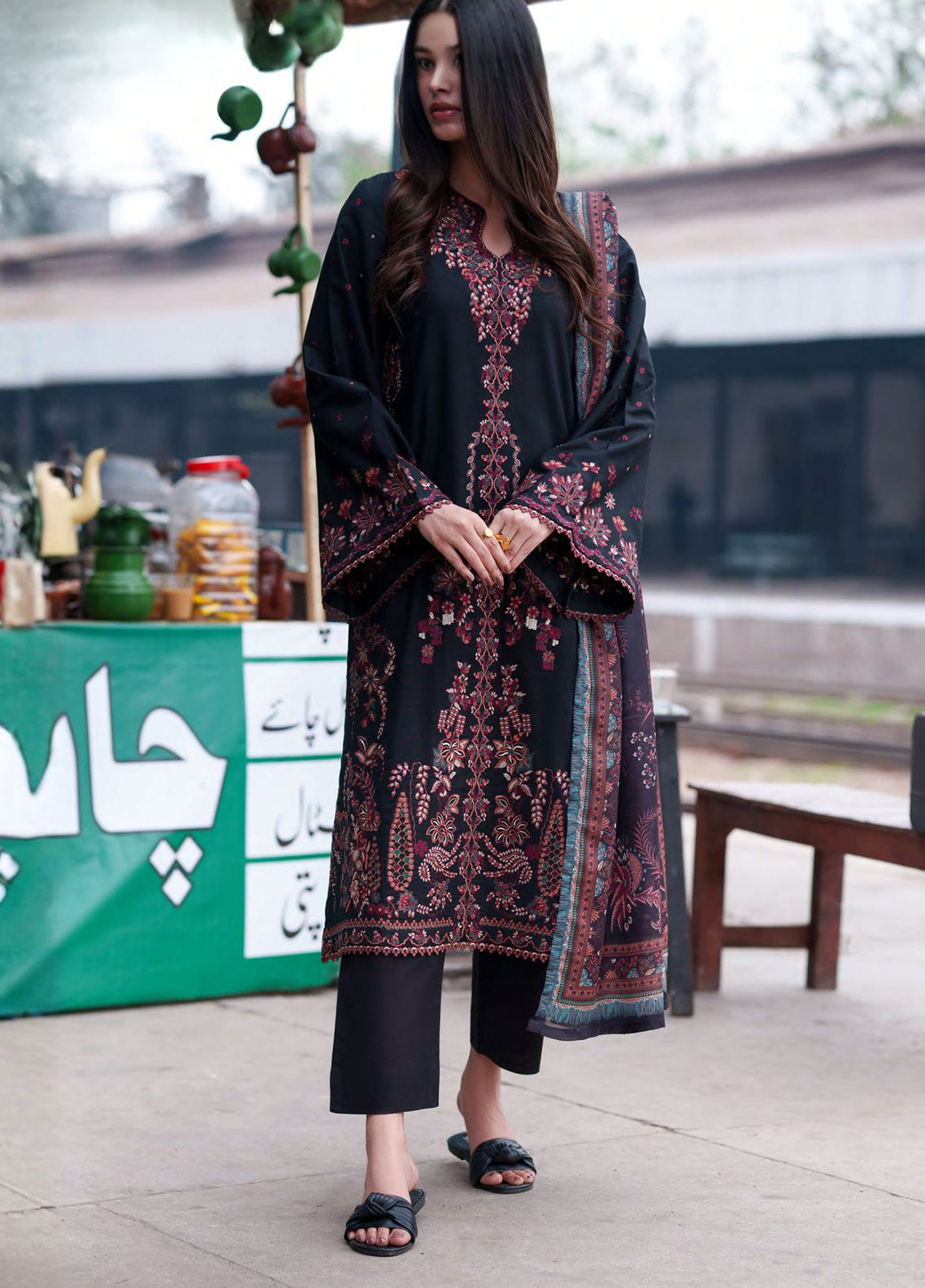 Safarnama By Casual Lite Premium Embroidered Cotton Lawn 3 Piece Stitched Suit CL26SSD D-06 CIARA NOIR Safarnama By Casual Lite Premium Embroidered Cotton Lawn 3 Piece Stitched Suit CL26SSD D-06 CIARA NOIR