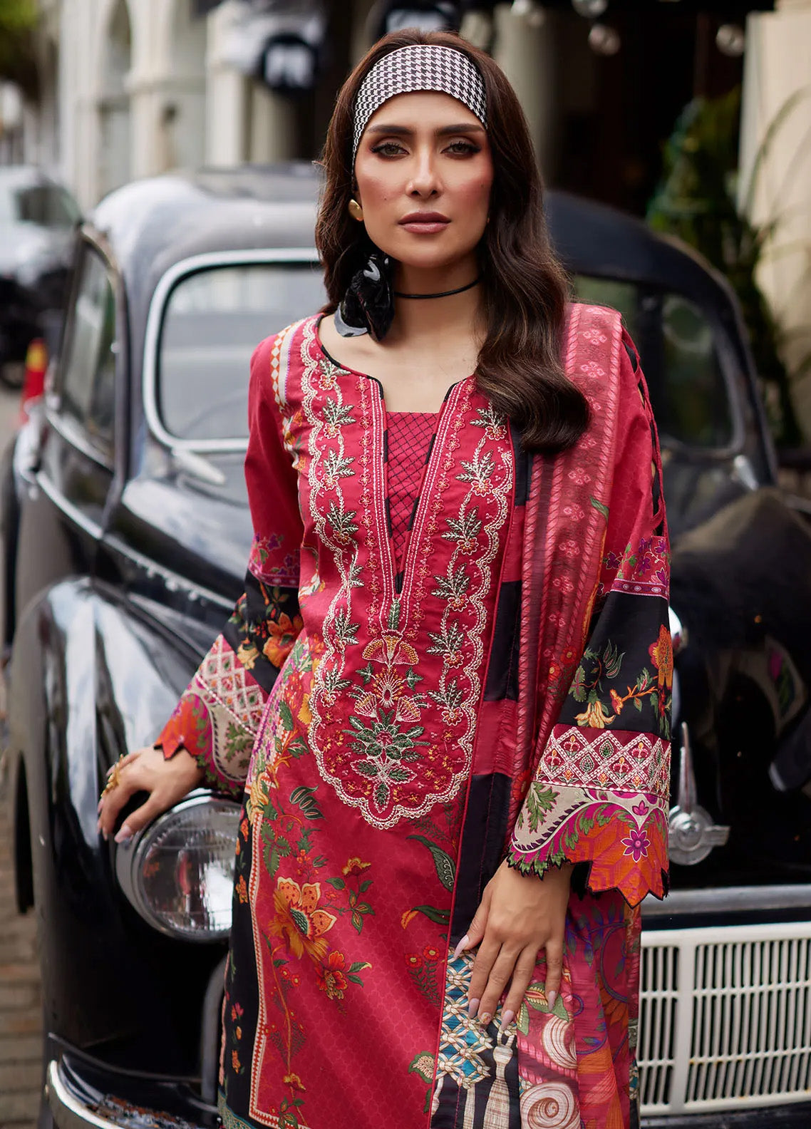 Saffira by Gulaal Embroidered Lawn Suits Unstitched 3 Piece - GL25SL 11 AMELIA Saffira by Gulaal Embroidered Lawn Suits Unstitched 3 Piece - GL25SL 11 AMELIA