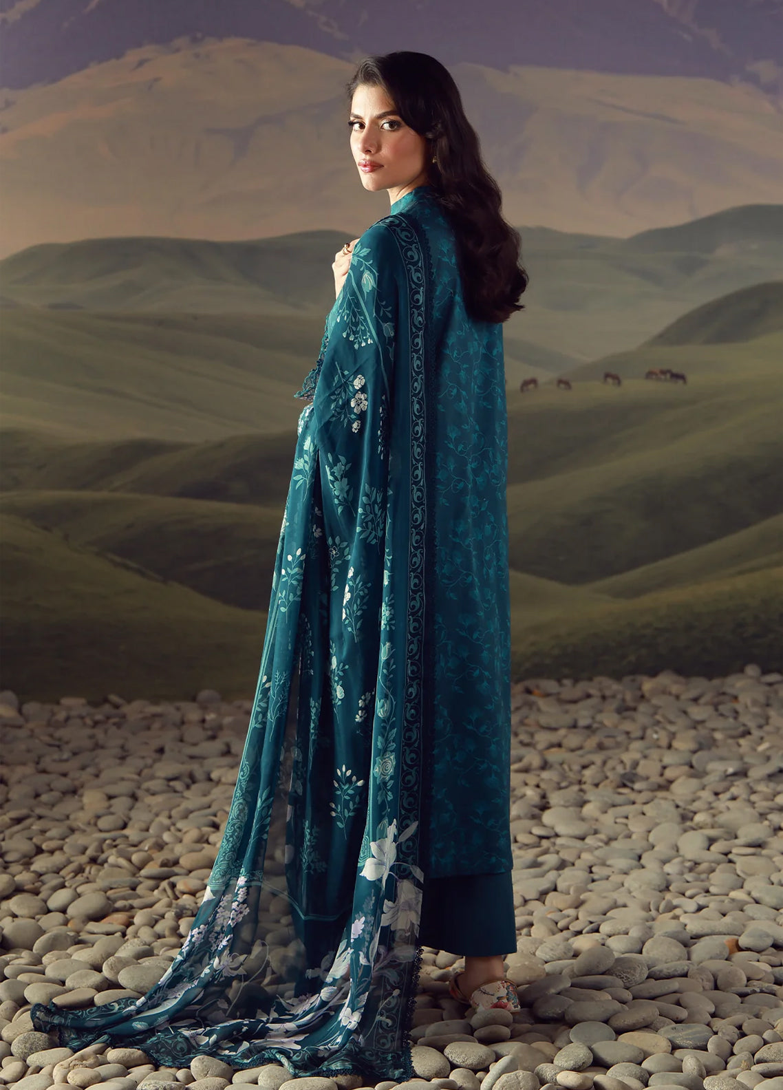 Sahar Festive Embroidered Lawn 3 Piece Unstitched Suit S26FEV2 D-03 TEAL ECLAT Sahar Festive Embroidered Lawn 3 Piece Unstitched Suit S26FEV2 D-03 TEAL ECLAT
