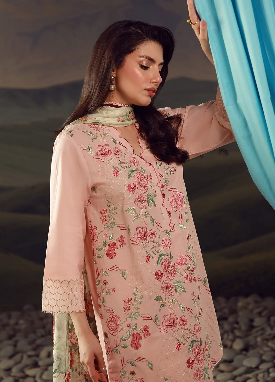 Sahar Festive Embroidered Lawn 3 Piece Unstitched Suit S26FEV2 D-07 ROSE MIRAGE Sahar Festive Embroidered Lawn 3 Piece Unstitched Suit S26FEV2 D-07 ROSE MIRAGE
