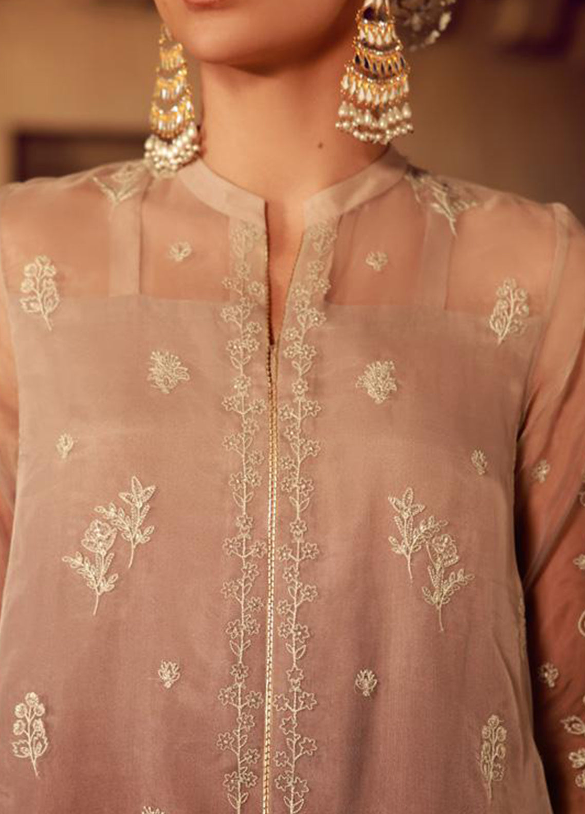 Sahar Luxury Embroidered Lawn 3 Piece Unstitched Suit S26FEL D-08 Sahar Luxury Embroidered Lawn 3 Piece Unstitched Suit S26FEL D-08