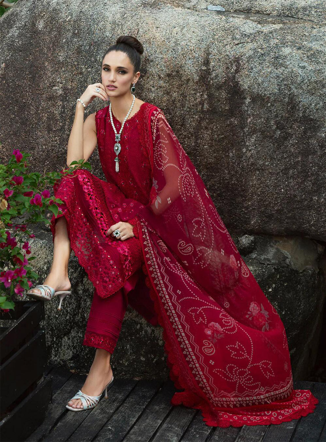 Saira Rizwan Embroidered Lawn Suits Unstitched 3 Piece - SR24L 02 SOPHIA Saira Rizwan Embroidered Lawn Suits Unstitched 3 Piece - SR24L 02 SOPHIA