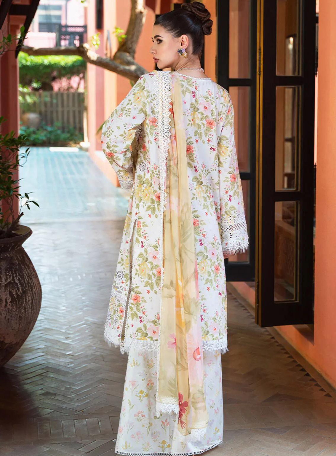 Saira Rizwan Embroidered Lawn Suits Unstitched 3 Piece - SR24L 06 ANAYA Saira Rizwan Embroidered Lawn Suits Unstitched 3 Piece - SR24L 06 ANAYA