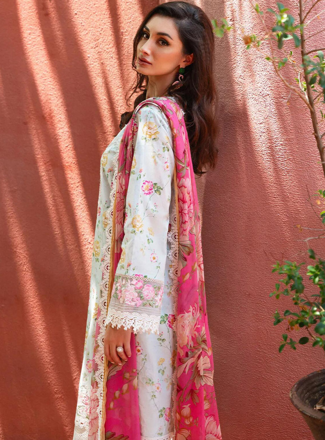 Saira Rizwan Embroidered Lawn Suits Unstitched 3 Piece - SR24L 07 FANNY Saira Rizwan Embroidered Lawn Suits Unstitched 3 Piece - SR24L 07 FANNY