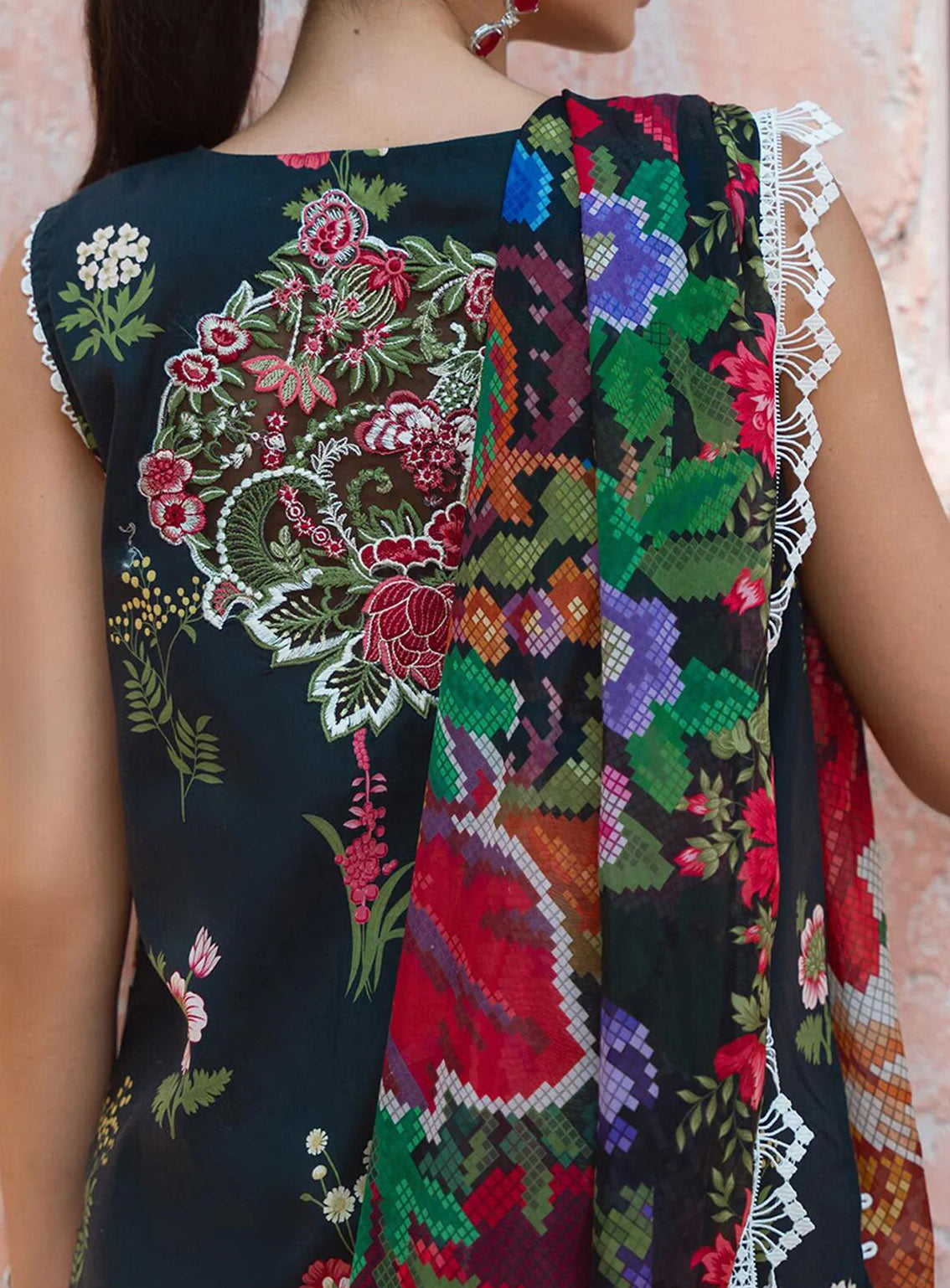 Saira Rizwan Embroidered Lawn Suits Unstitched 3 Piece - SR24L 08 CECIL Saira Rizwan Embroidered Lawn Suits Unstitched 3 Piece - SR24L 08 CECIL