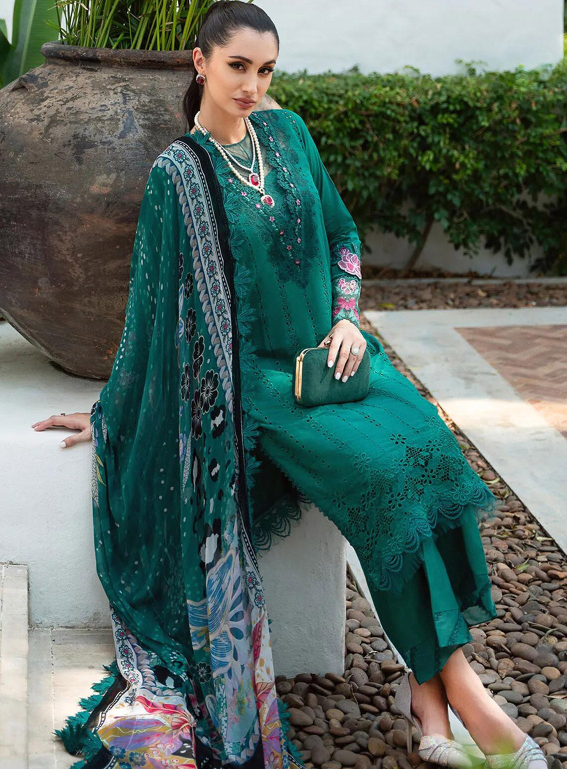 Saira Rizwan Embroidered Lawn Suits Unstitched 3 Piece - SR24L 10 JANE Saira Rizwan Embroidered Lawn Suits Unstitched 3 Piece - SR24L 10 JANE