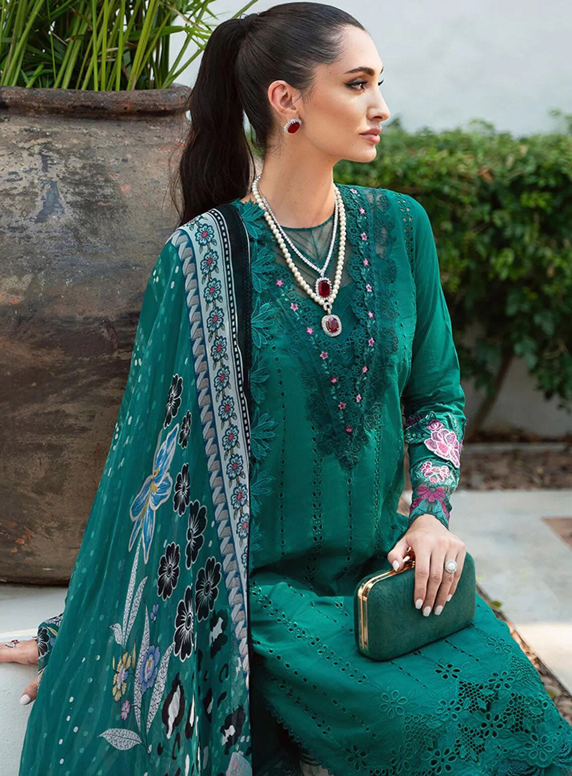 Saira Rizwan Embroidered Lawn Suits Unstitched 3 Piece - SR24L 10 JANE Saira Rizwan Embroidered Lawn Suits Unstitched 3 Piece - SR24L 10 JANE
