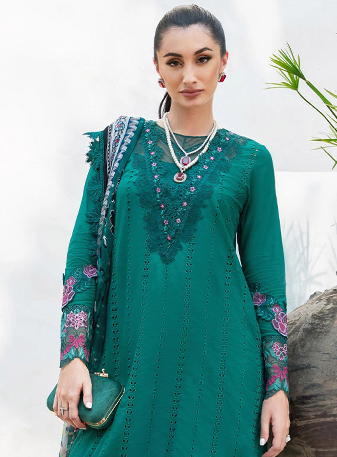 Saira Rizwan Embroidered Lawn Suits Unstitched 3 Piece - SR24L 10 JANE Saira Rizwan Embroidered Lawn Suits Unstitched 3 Piece - SR24L 10 JANE