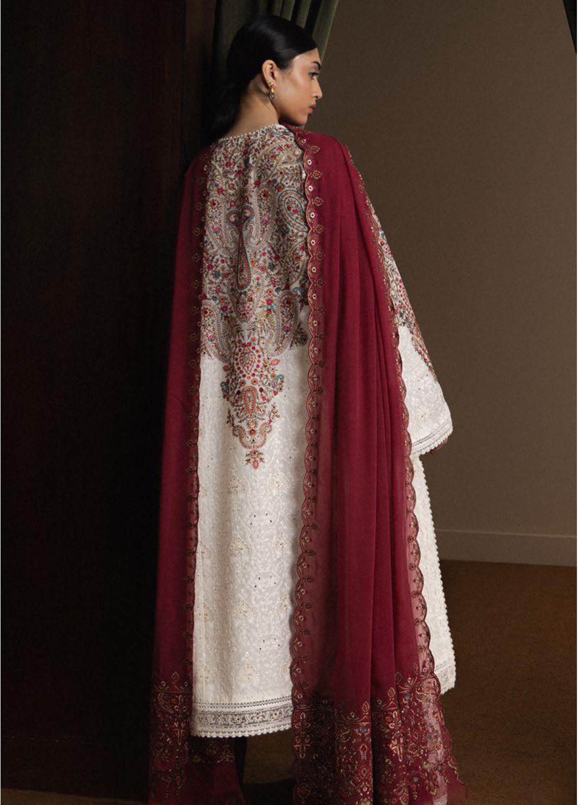 Satori By Zara Shahjahan Luxury Embrodiered Lawn 3 Piece Unstitched Suit CZS26SS&L D-07 HIKARI Satori By Zara Shahjahan Luxury Embrodiered Lawn 3 Piece Unstitched Suit CZS26SS&L D-07 HIKARI