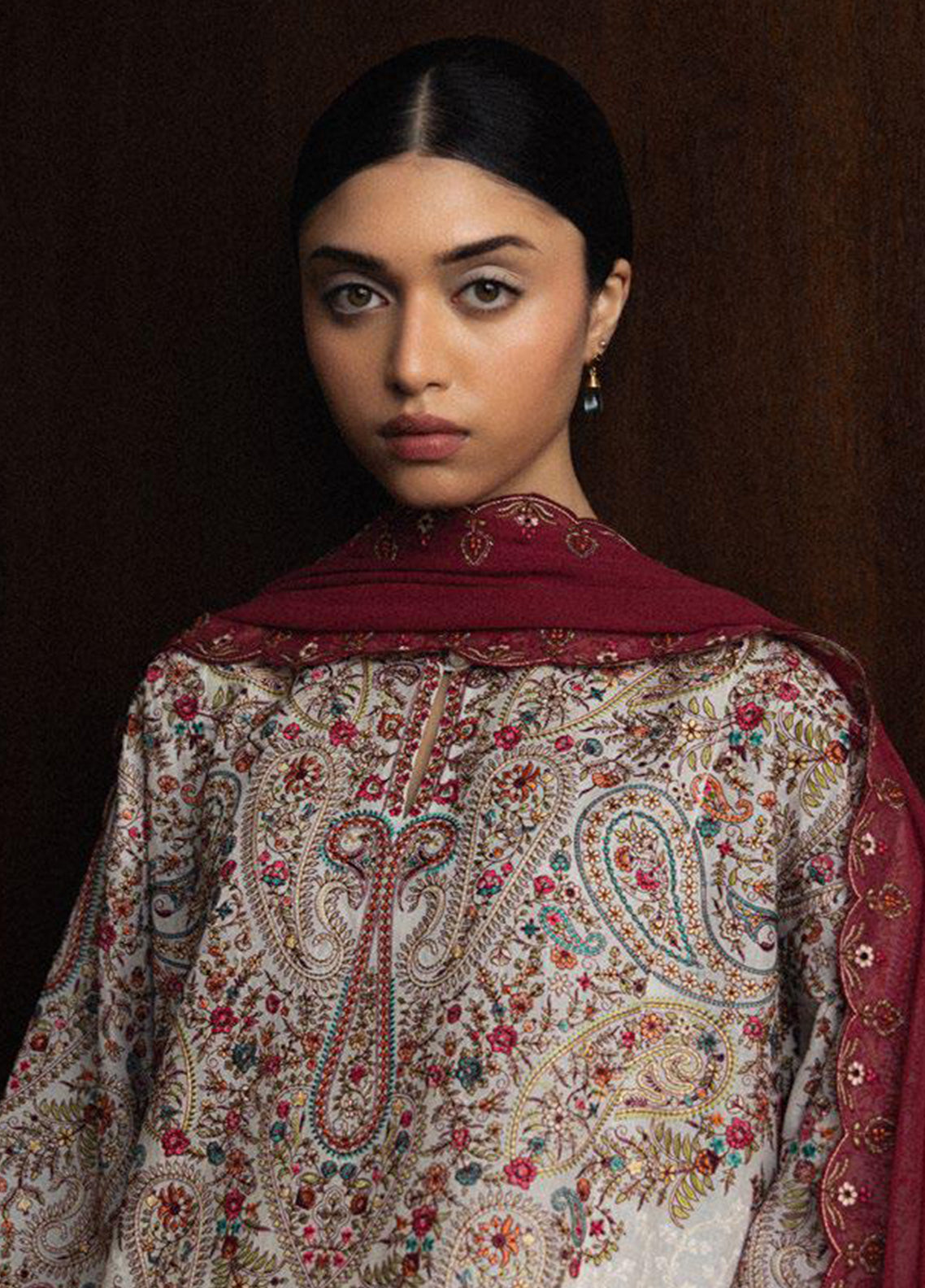 Satori By Zara Shahjahan Luxury Embrodiered Lawn 3 Piece Unstitched Suit CZS26SS&L D-07 HIKARI Satori By Zara Shahjahan Luxury Embrodiered Lawn 3 Piece Unstitched Suit CZS26SS&L D-07 HIKARI