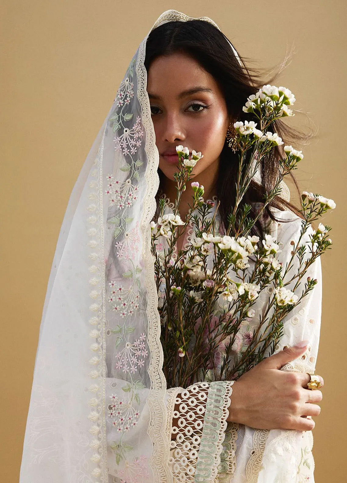 Satori by Zara Shahjahan Embroidered Lawn Suits Unstitched 3 Piece - ZS25LL 10A KAIRO Satori by Zara Shahjahan Embroidered Lawn Suits Unstitched 3 Piece - ZS25LL 10A KAIRO