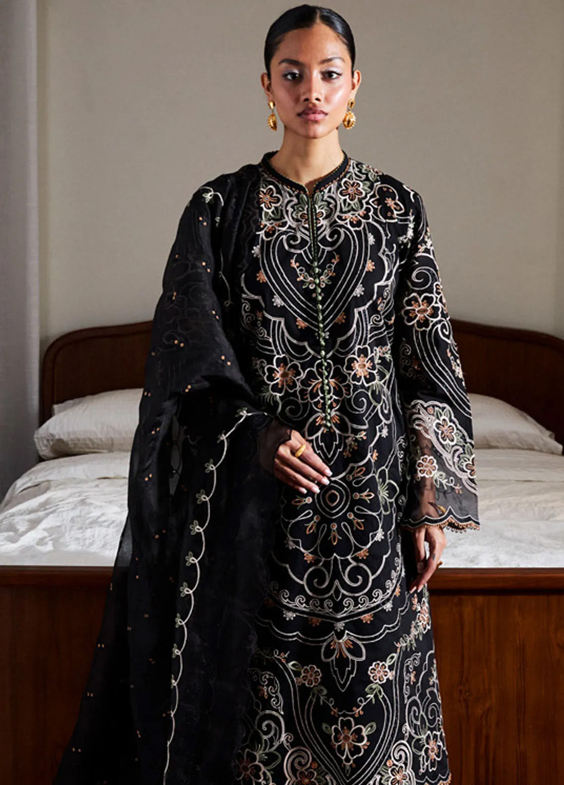 Satori by Zara Shahjahan Embroidered Lawn Suits Unstitched 3 Piece - ZS25LL 4A SHIZUMI Satori by Zara Shahjahan Embroidered Lawn Suits Unstitched 3 Piece - ZS25LL 4A SHIZUMI