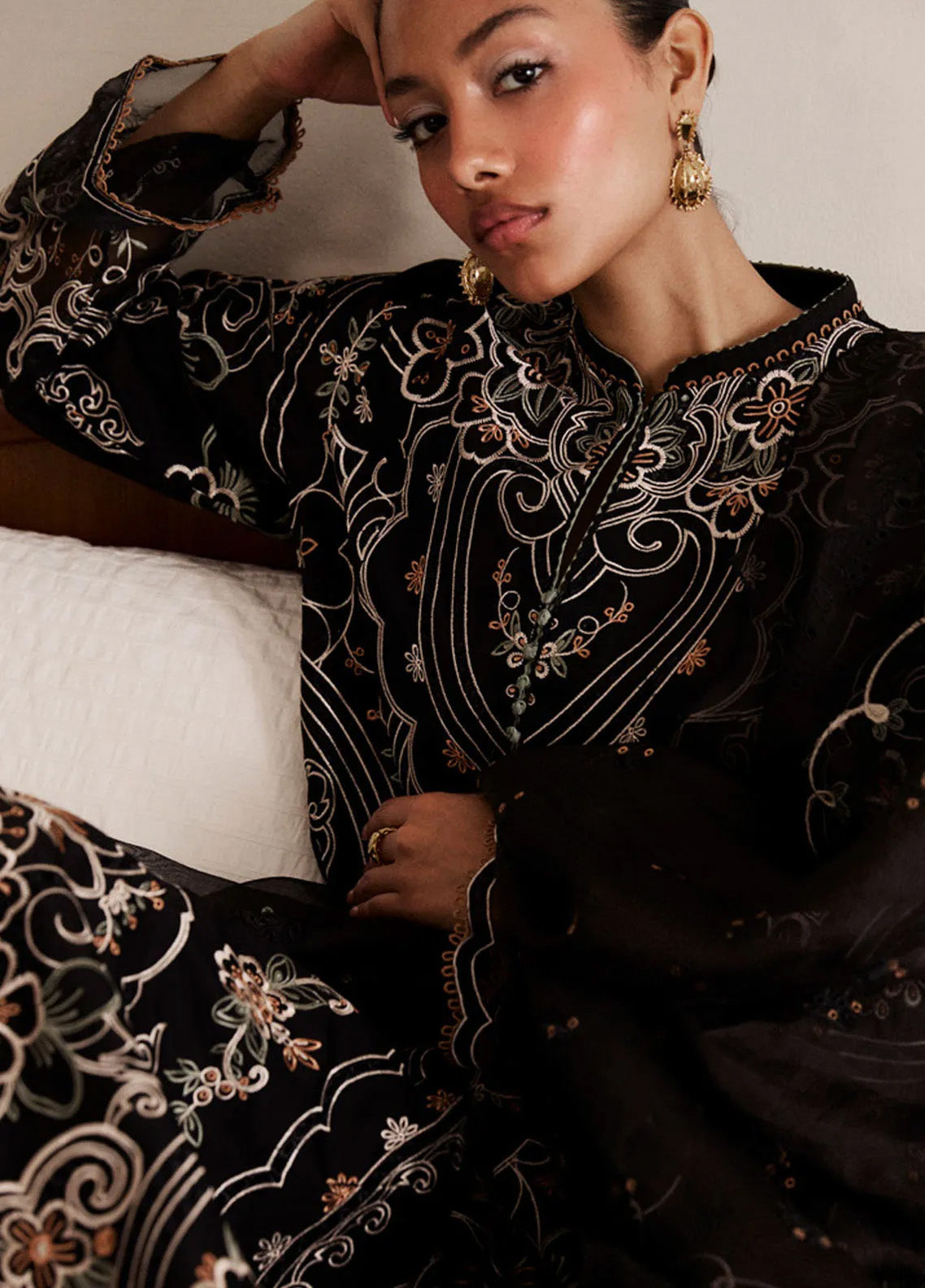 Satori by Zara Shahjahan Embroidered Lawn Suits Unstitched 3 Piece - ZS25LL 4A SHIZUMI Satori by Zara Shahjahan Embroidered Lawn Suits Unstitched 3 Piece - ZS25LL 4A SHIZUMI