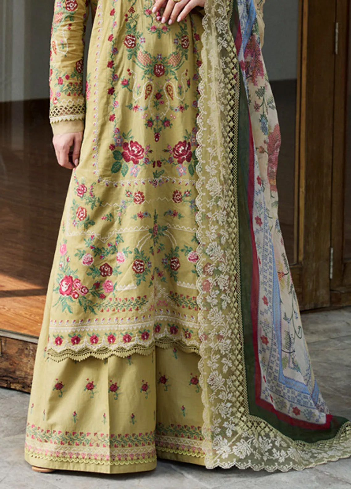 Satori by Zara Shahjahan Embroidered Lawn Suits Unstitched 3 Piece - ZS25LL 7B HIKARI Satori by Zara Shahjahan Embroidered Lawn Suits Unstitched 3 Piece - ZS25LL 7B HIKARI