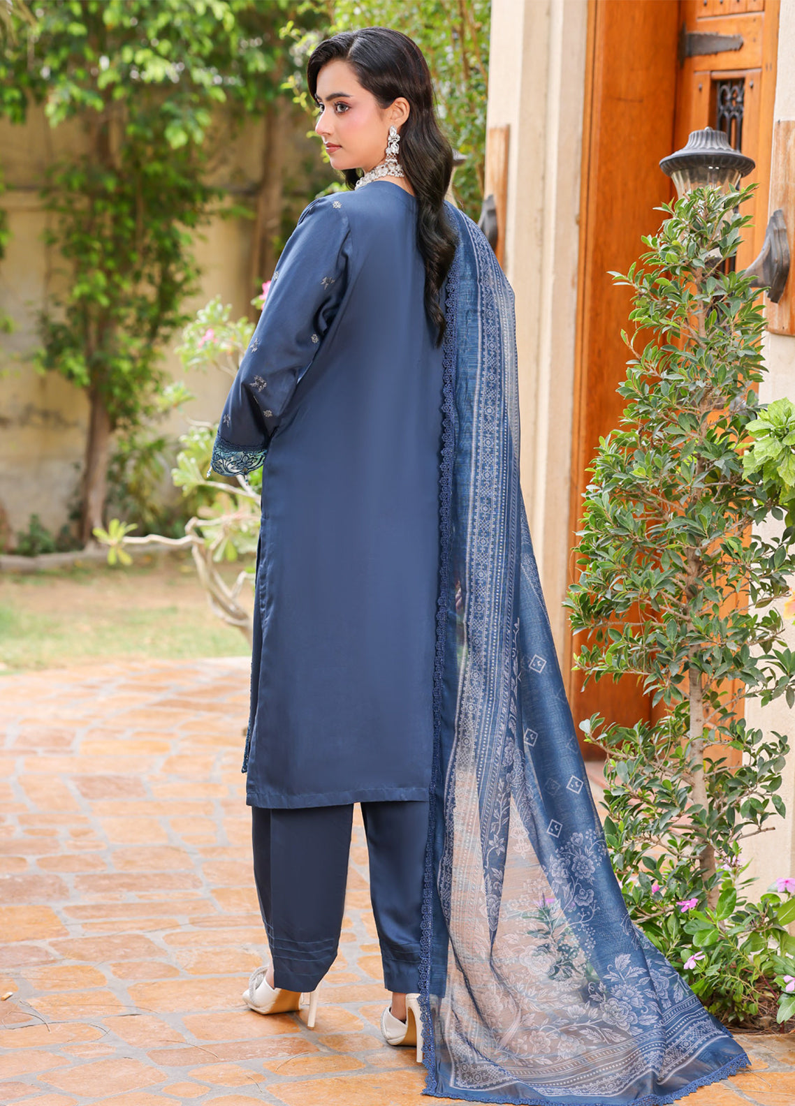 Schick Embroidered Viscose 3 Piece Unstitched Suit SDH26EV D-04 Schick Embroidered Viscose 3 Piece Unstitched Suit SDH26EV D-04