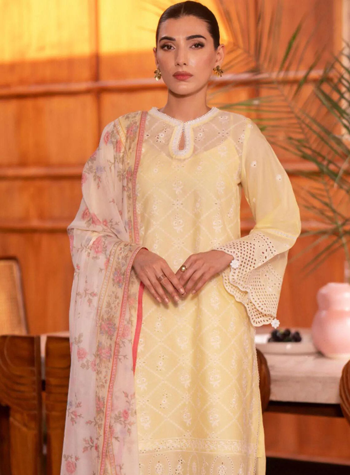 Seran Embroidered Lawn Suit Unstitched 3 Piece - SRN24FE 02 NIRAN Seran Embroidered Lawn Suit Unstitched 3 Piece - SRN24FE 02 NIRAN