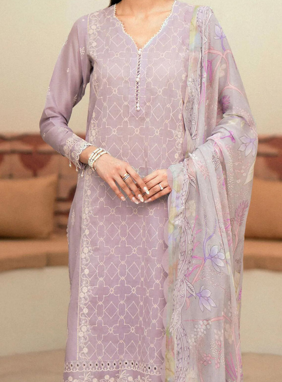 Seran Embroidered Lawn Suit Unstitched 3 Piece - SRN24FE 04 CYPRUS Seran Embroidered Lawn Suit Unstitched 3 Piece - SRN24FE 04 CYPRUS