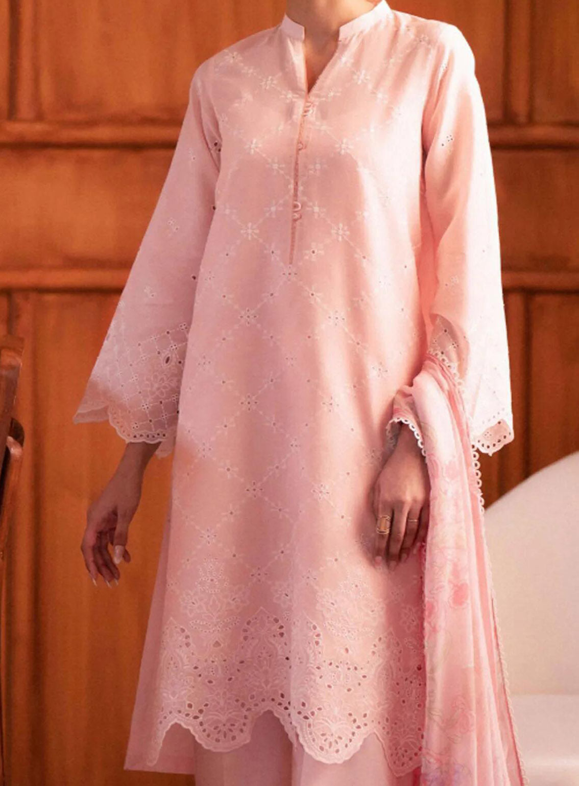 Seran Embroidered Lawn Suit Unstitched 3 Piece - SRN24FE 06 SEPEHR Seran Embroidered Lawn Suit Unstitched 3 Piece - SRN24FE 06 SEPEHR