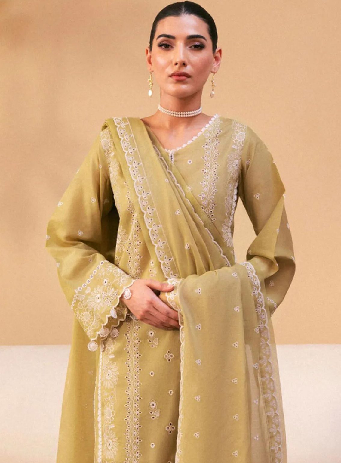 Seran Embroidered Lawn Suit Unstitched 3 Piece - SRN24FE 07 ZOELLA Seran Embroidered Lawn Suit Unstitched 3 Piece - SRN24FE 07 ZOELLA