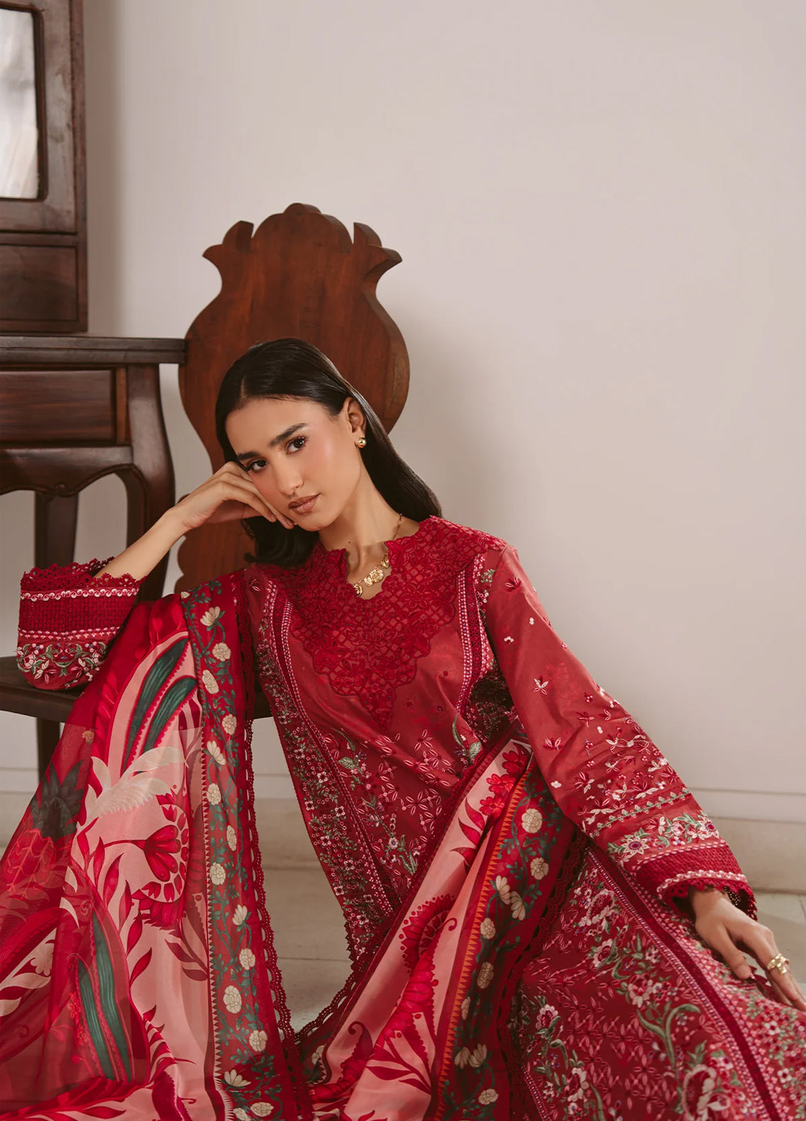 Serein Eid Kari By Ayzel Embroidered Lawn 3 Piece Unstitched Suit AZL26SEK D-106 VALORA Serein Eid Kari By Ayzel Embroidered Lawn 3 Piece Unstitched Suit AZL26SEK D-106 VALORA