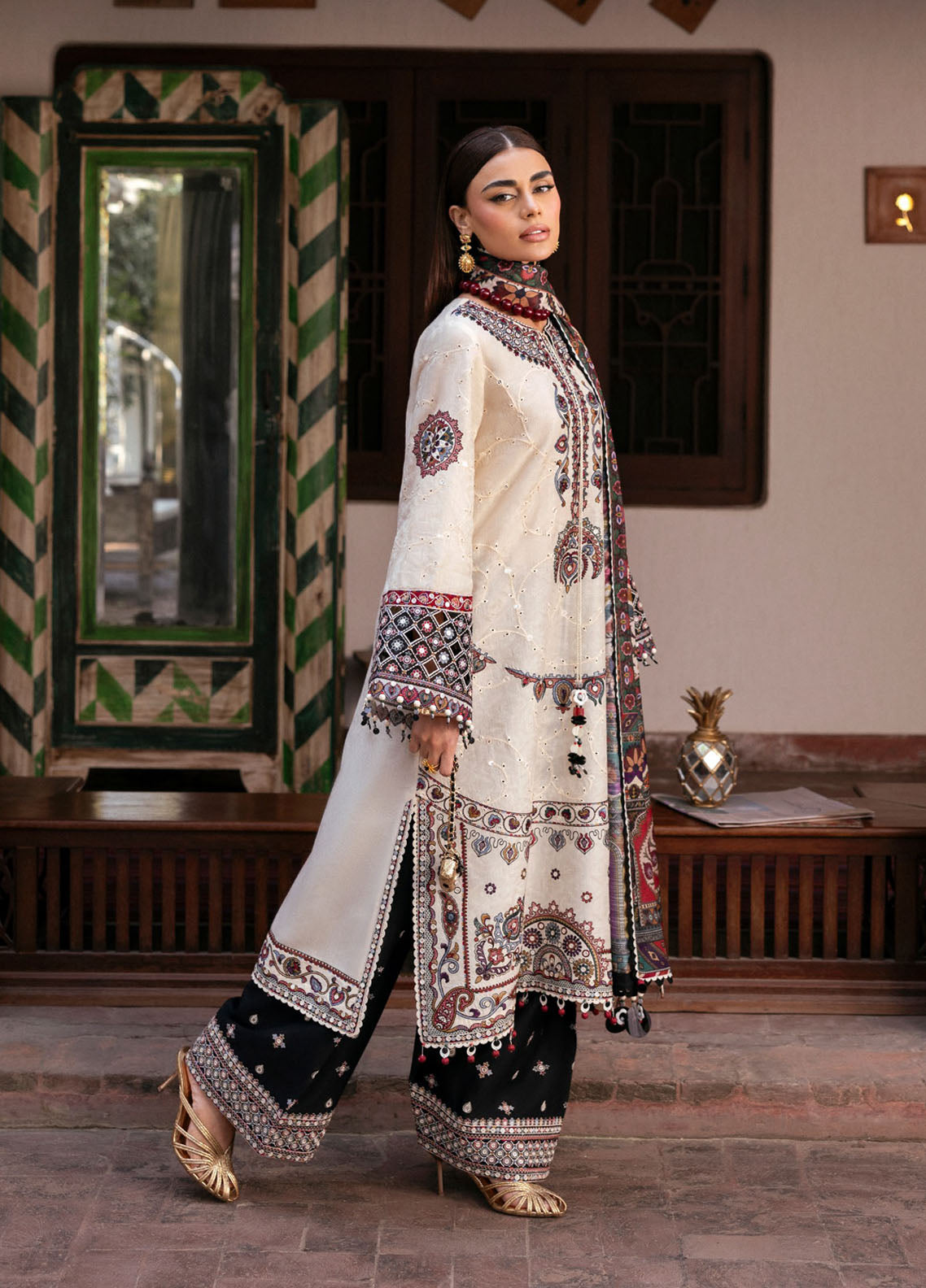Shahkaar By Jazmin Embroidered Lawn 3 Piece Unstitched Suit JZ26SLEL D-SL-02 Shahkaar By Jazmin Embroidered Lawn 3 Piece Unstitched Suit JZ26SLEL D-SL-02