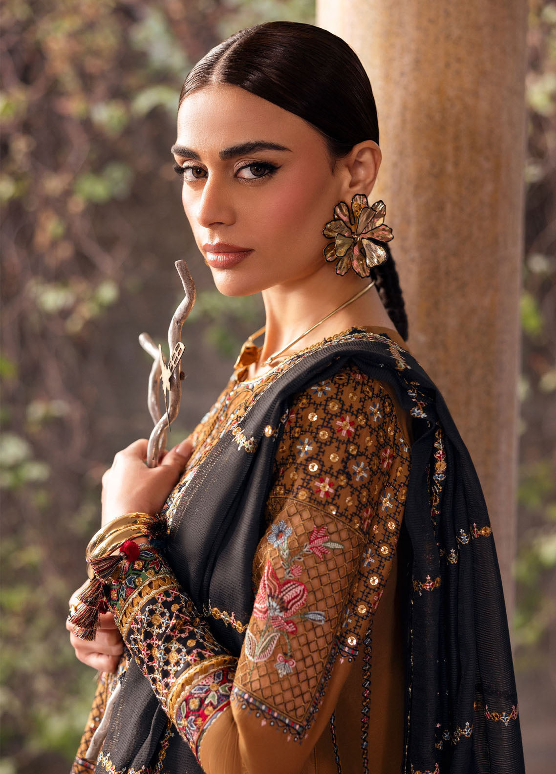 Shahkaar By Jazmin Embroidered Lawn 3 Piece Unstitched Suit JZ26SLEL D-SL-05 Shahkaar By Jazmin Embroidered Lawn 3 Piece Unstitched Suit JZ26SLEL D-SL-05