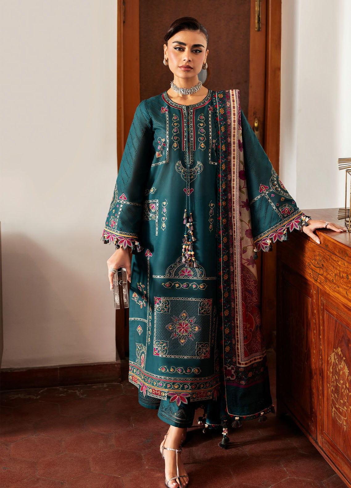 Shahkaar By Jazmin Embroidered Lawn 3 Piece Unstitched Suit JZ26SLEL D-SL-10 Shahkaar By Jazmin Embroidered Lawn 3 Piece Unstitched Suit JZ26SLEL D-SL-10