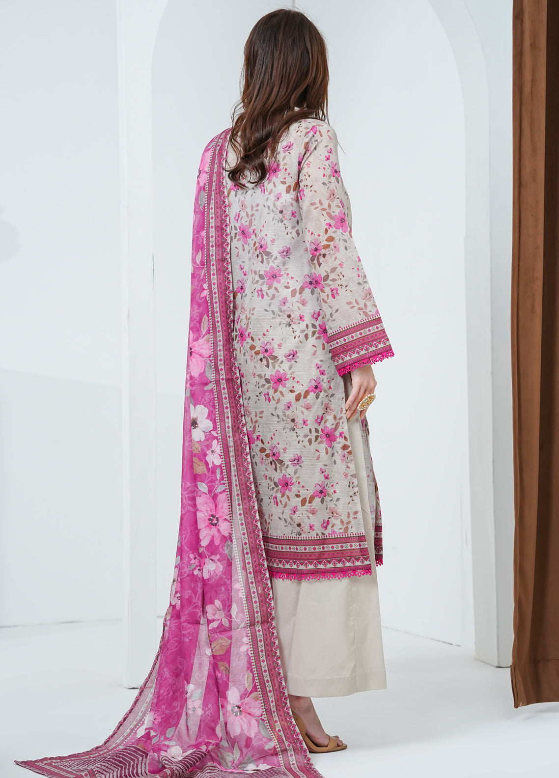 Shahkar By VS Textile Printed Bana Dora Lawn 3 Piece Unstitched Suit VS26SBDLV2 D-831 Shahkar By VS Textile Printed Bana Dora Lawn 3 Piece Unstitched Suit VS26SBDLV2 D-831
