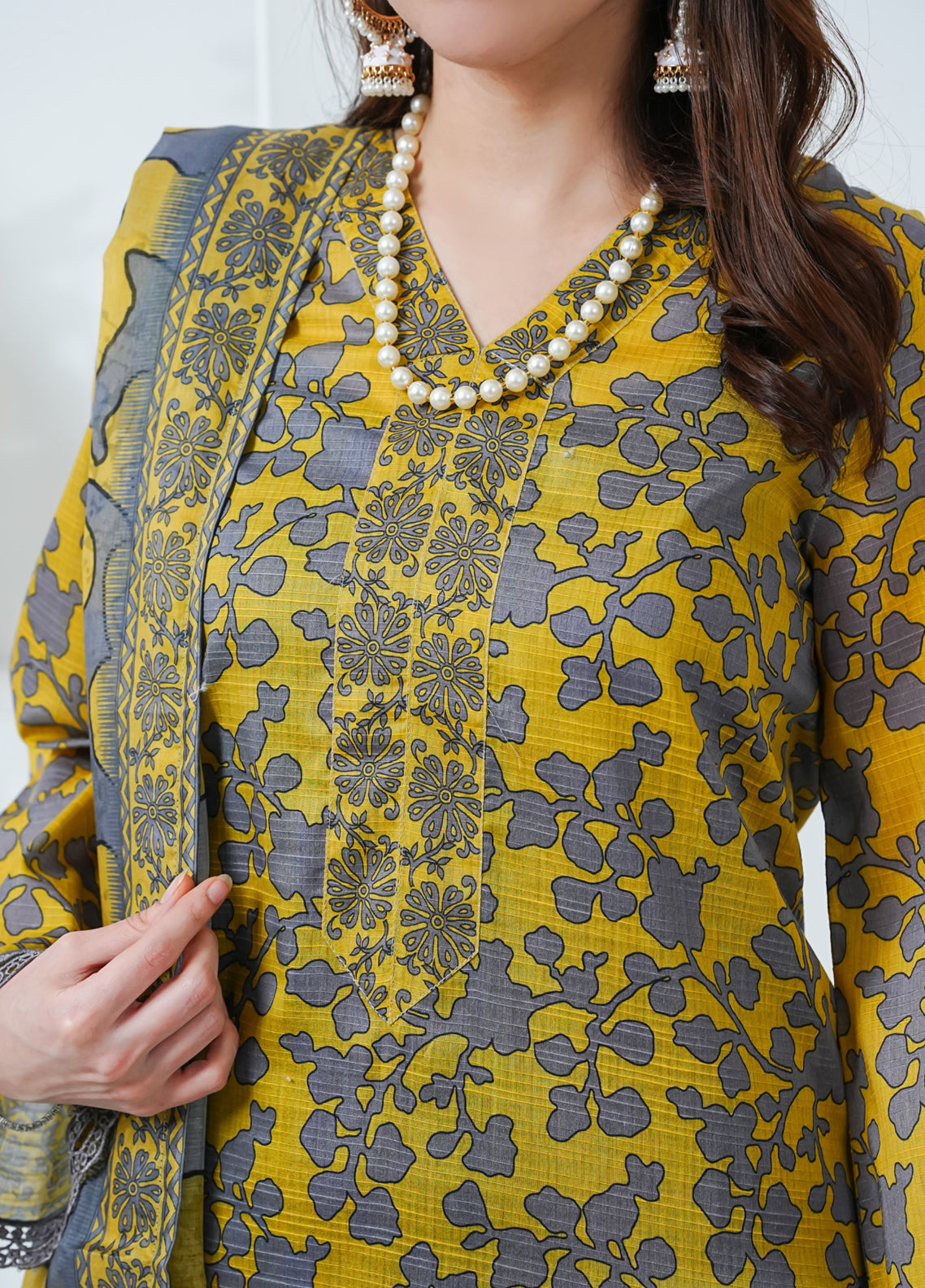 Shahkar By VS Textile Printed Bana Dora Lawn 3 Piece Unstitched Suit VS26SBDLV2 D-837 Shahkar By VS Textile Printed Bana Dora Lawn 3 Piece Unstitched Suit VS26SBDLV2 D-837