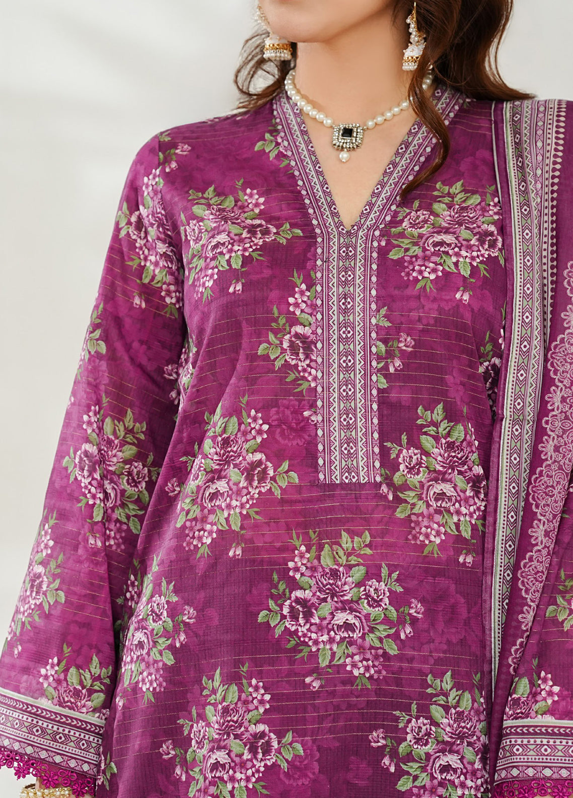 Shahkar By VS Textile Printed Slub Lawn 3 Piece Unstitched Suit VS26SPSLV1 D-819 Shahkar By VS Textile Printed Slub Lawn 3 Piece Unstitched Suit VS26SPSLV1 D-819