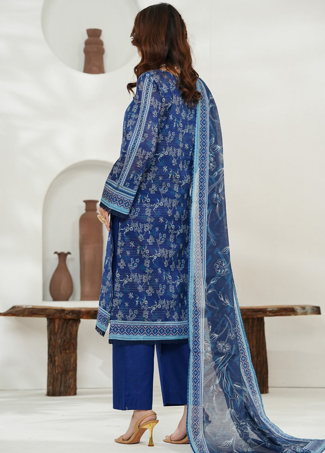 Shahkar By VS Textile Printed Slub Lawn 3 Piece Unstitched Suit VS26SPSLV1 D-822 Shahkar By VS Textile Printed Slub Lawn 3 Piece Unstitched Suit VS26SPSLV1 D-822