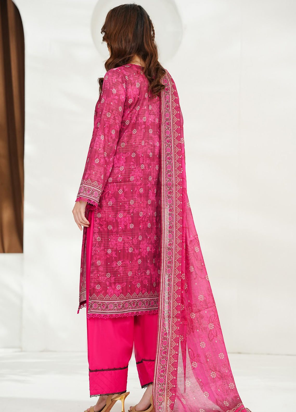 Shahkar By VS Textile Printed Slub Lawn 3 Piece Unstitched Suit VS26SPSLV1 D-823 Shahkar By VS Textile Printed Slub Lawn 3 Piece Unstitched Suit VS26SPSLV1 D-823