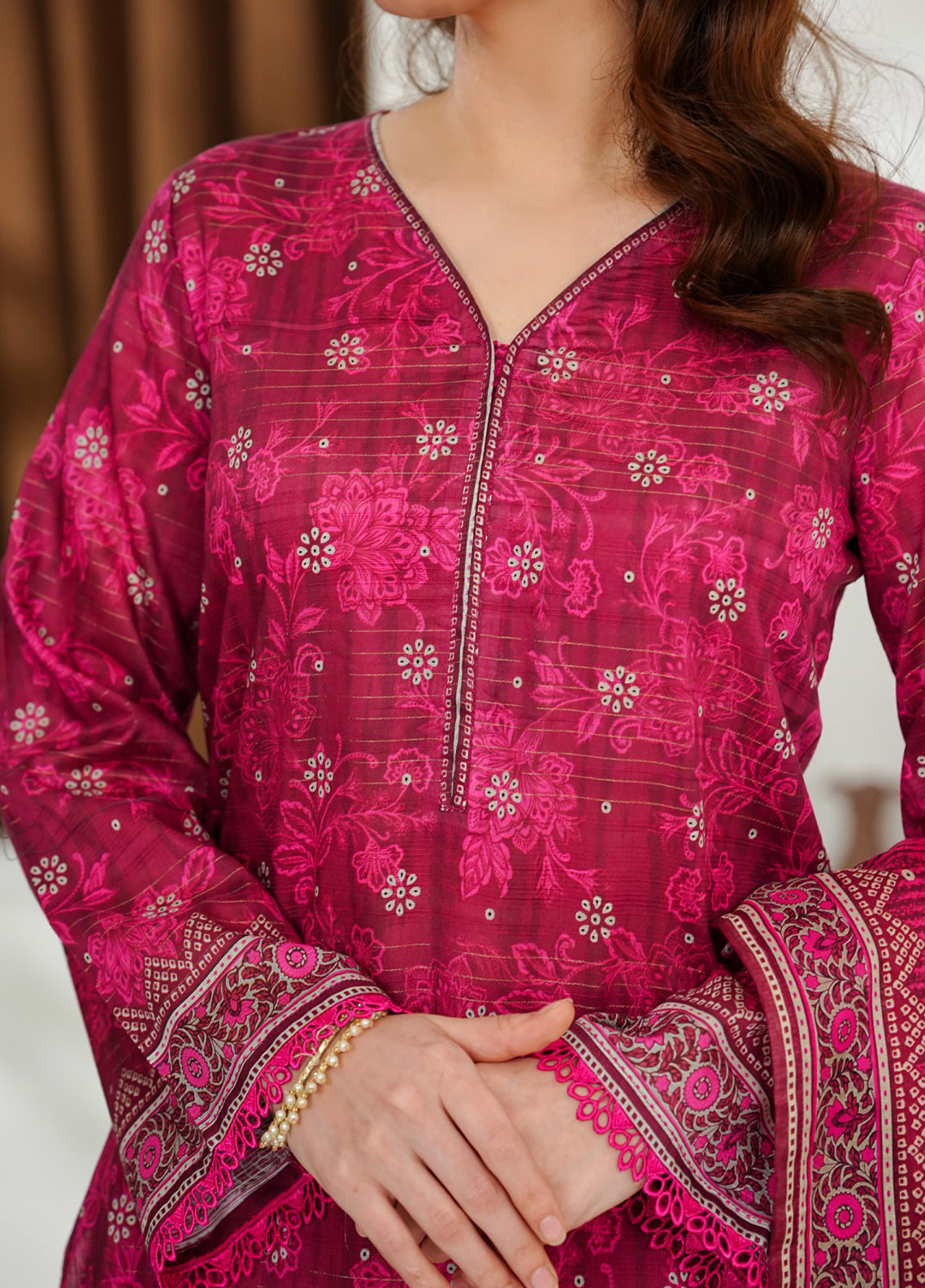 Shahkar By VS Textile Printed Slub Lawn 3 Piece Unstitched Suit VS26SPSLV1 D-823 Shahkar By VS Textile Printed Slub Lawn 3 Piece Unstitched Suit VS26SPSLV1 D-823
