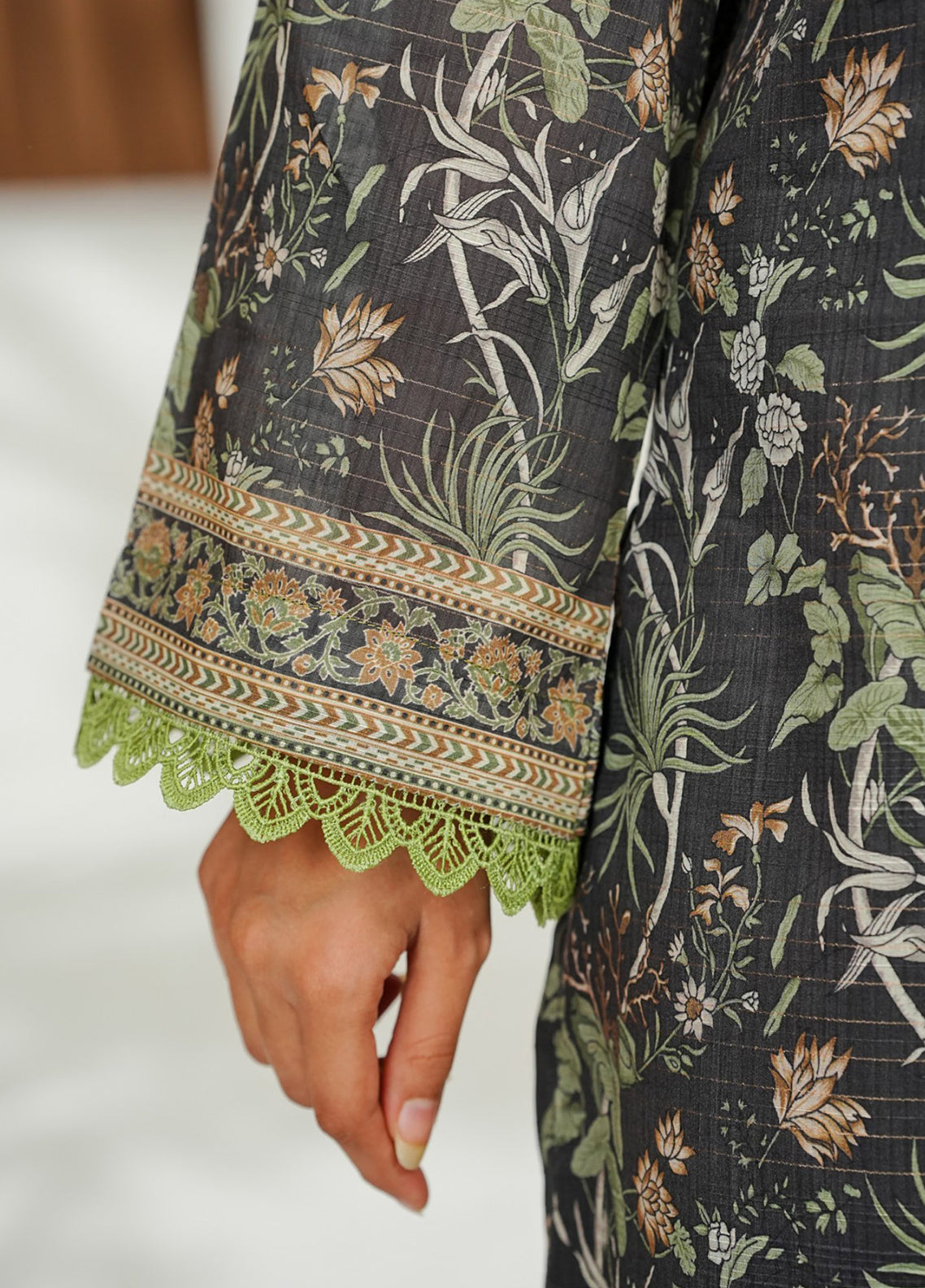 Shahkar By VS Textile Printed Slub Lawn 3 Piece Unstitched Suit VS26SPSLV1 D-824 Shahkar By VS Textile Printed Slub Lawn 3 Piece Unstitched Suit VS26SPSLV1 D-824