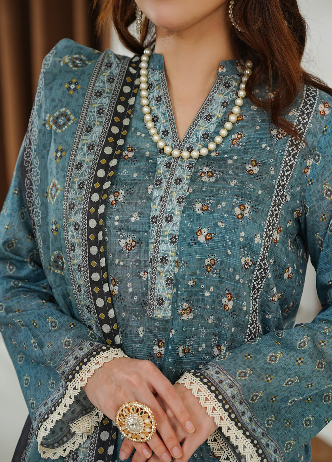 Shahkar By VS Textile Printed Slub Lawn 3 Piece Unstitched Suit VS26SPSLV1 D-828 Shahkar By VS Textile Printed Slub Lawn 3 Piece Unstitched Suit VS26SPSLV1 D-828