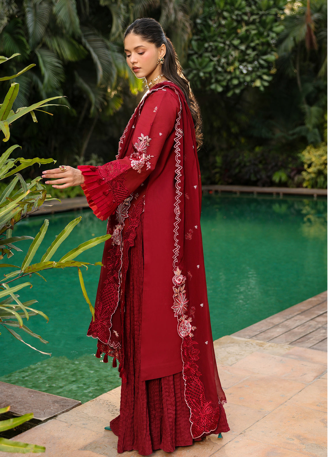 Shanaya By Mahnur Luxury Embroidered Lawn 3 Piece Unstitched Suit MN26SV2 D-SH-05 Shanaya By Mahnur Luxury Embroidered Lawn 3 Piece Unstitched Suit MN26SV2 D-SH-05
