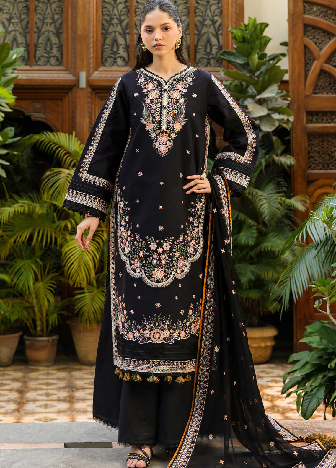 Shanaya By Mahnur Luxury Embroidered Lawn 3 Piece Unstitched Suit MN26SV2 D-SH-06 Shanaya By Mahnur Luxury Embroidered Lawn 3 Piece Unstitched Suit MN26SV2 D-SH-06