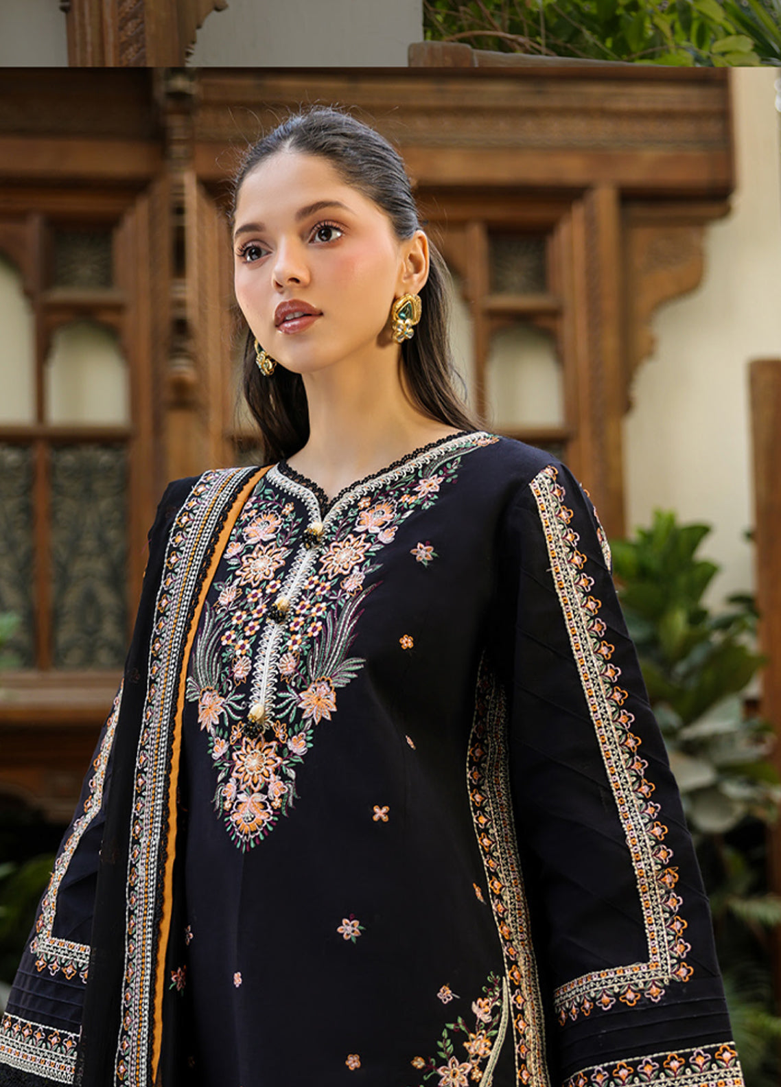 Shanaya By Mahnur Luxury Embroidered Lawn 3 Piece Unstitched Suit MN26SV2 D-SH-06 Shanaya By Mahnur Luxury Embroidered Lawn 3 Piece Unstitched Suit MN26SV2 D-SH-06