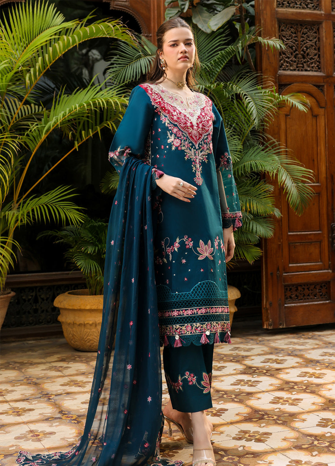 Shanaya By Mahnur Luxury Embroidered Lawn 3 Piece Unstitched Suit MN26SV2 D-SH-08 Shanaya By Mahnur Luxury Embroidered Lawn 3 Piece Unstitched Suit MN26SV2 D-SH-08