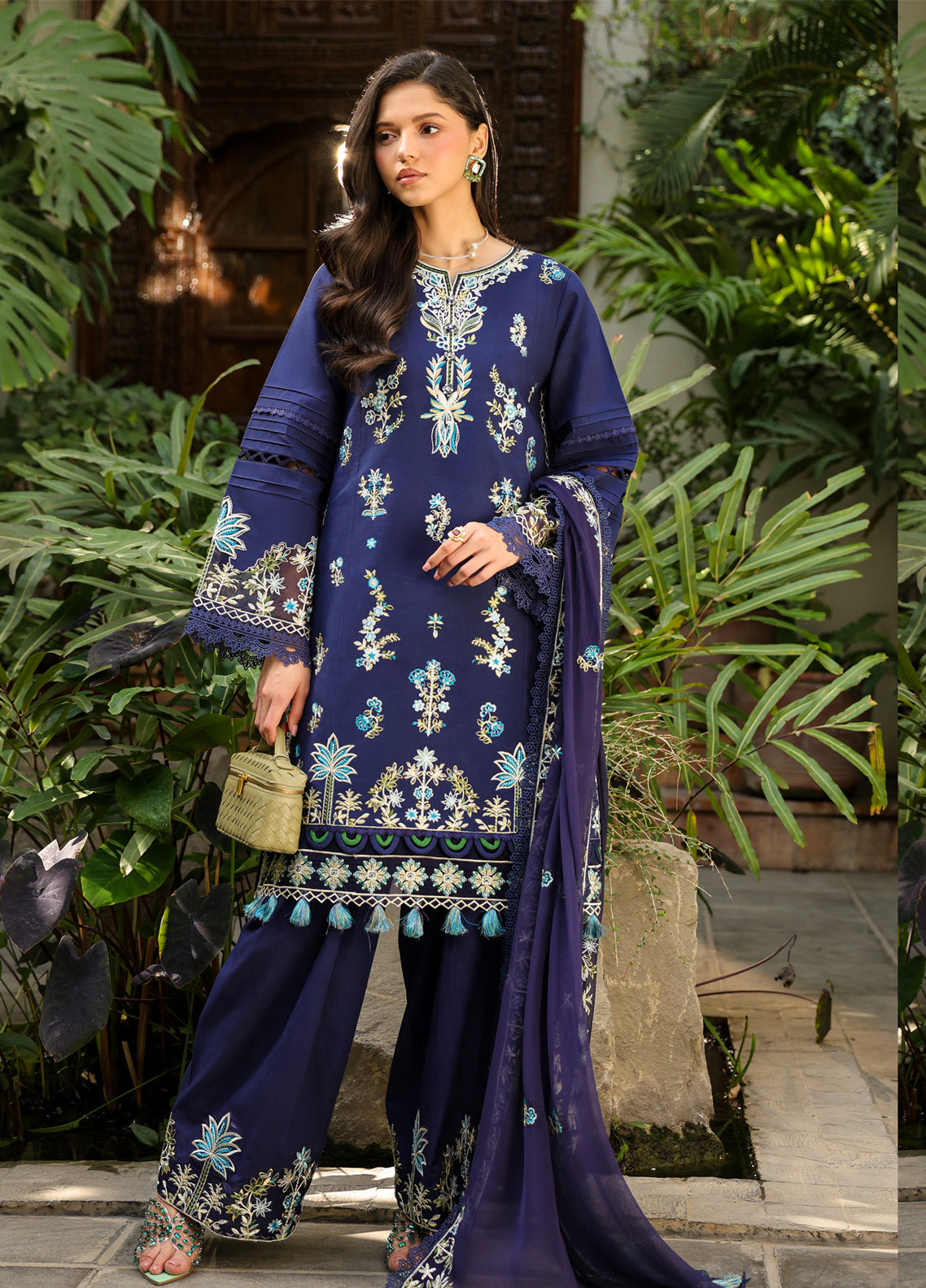 Shanaya By Mahnur Luxury Embroidered Lawn 3 Piece Unstitched Suit MN26SV2 D-SH-10 Shanaya By Mahnur Luxury Embroidered Lawn 3 Piece Unstitched Suit MN26SV2 D-SH-10