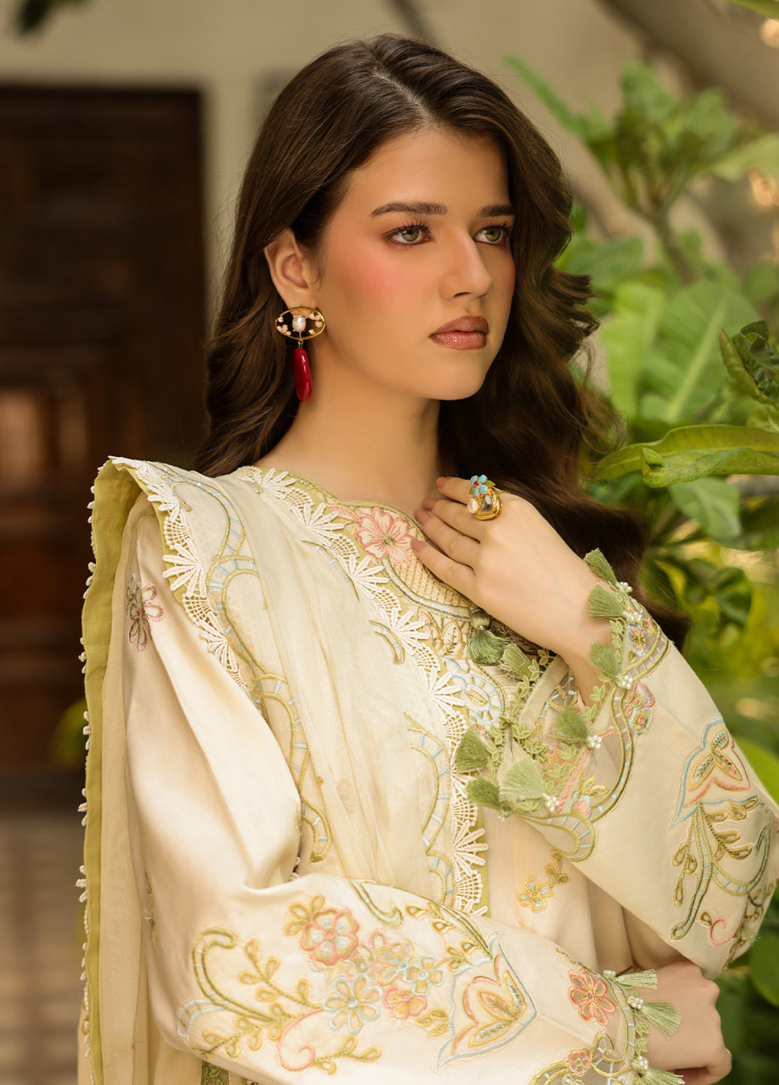 Shanaya By Mahnur Luxury Embroidered Lawn 3 Piece Unstitched Suit MN26SV2 D-SH-11 Shanaya By Mahnur Luxury Embroidered Lawn 3 Piece Unstitched Suit MN26SV2 D-SH-11