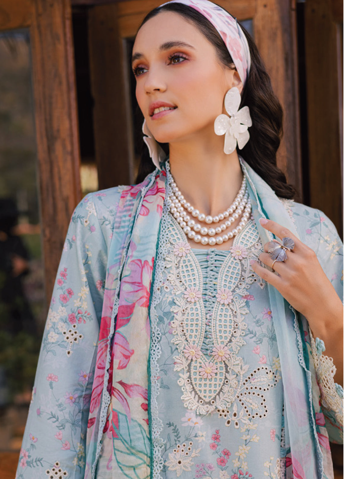 Shezlin By Aabyaan Chikankari Lawn 3 Piece Unstitched Suit ABY26SCEE D-AV-01 ZARMINAH Shezlin By Aabyaan Chikankari Lawn 3 Piece Unstitched Suit ABY26SCEE D-AV-01 ZARMINAH