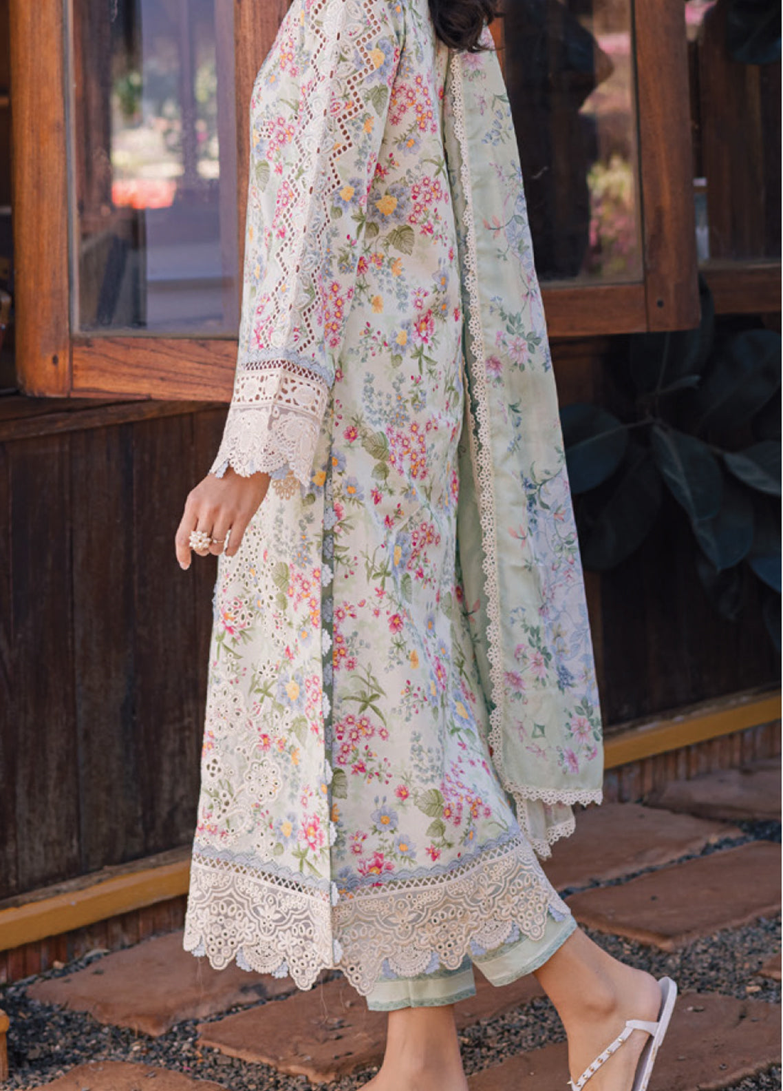 Shezlin By Aabyaan Chikankari Lawn 3 Piece Unstitched Suit ABY26SCEE D-AV-03 REEM Shezlin By Aabyaan Chikankari Lawn 3 Piece Unstitched Suit ABY26SCEE D-AV-03 REEM